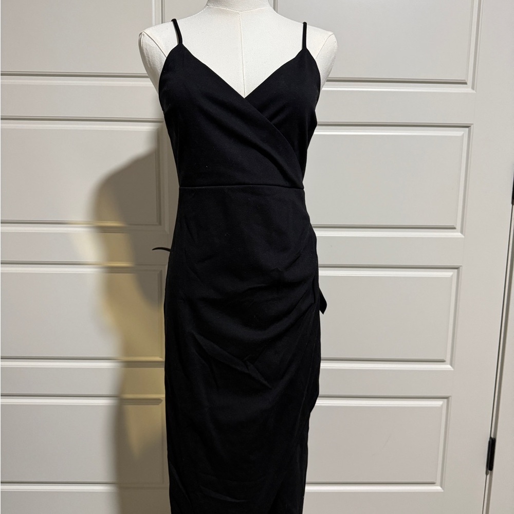Lulu's Classic Black Midi Dress